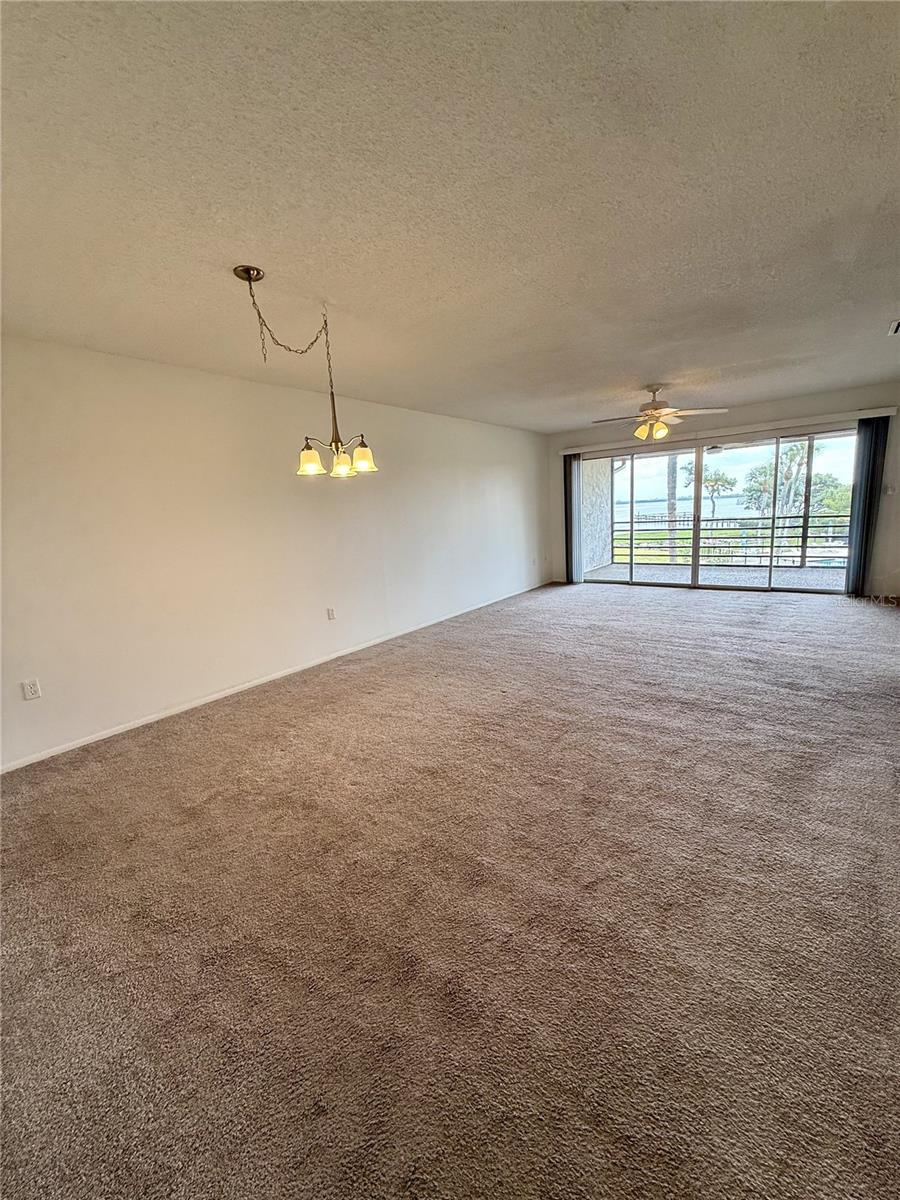 Image 14 of 32 For 731 Manatee Avenue 731