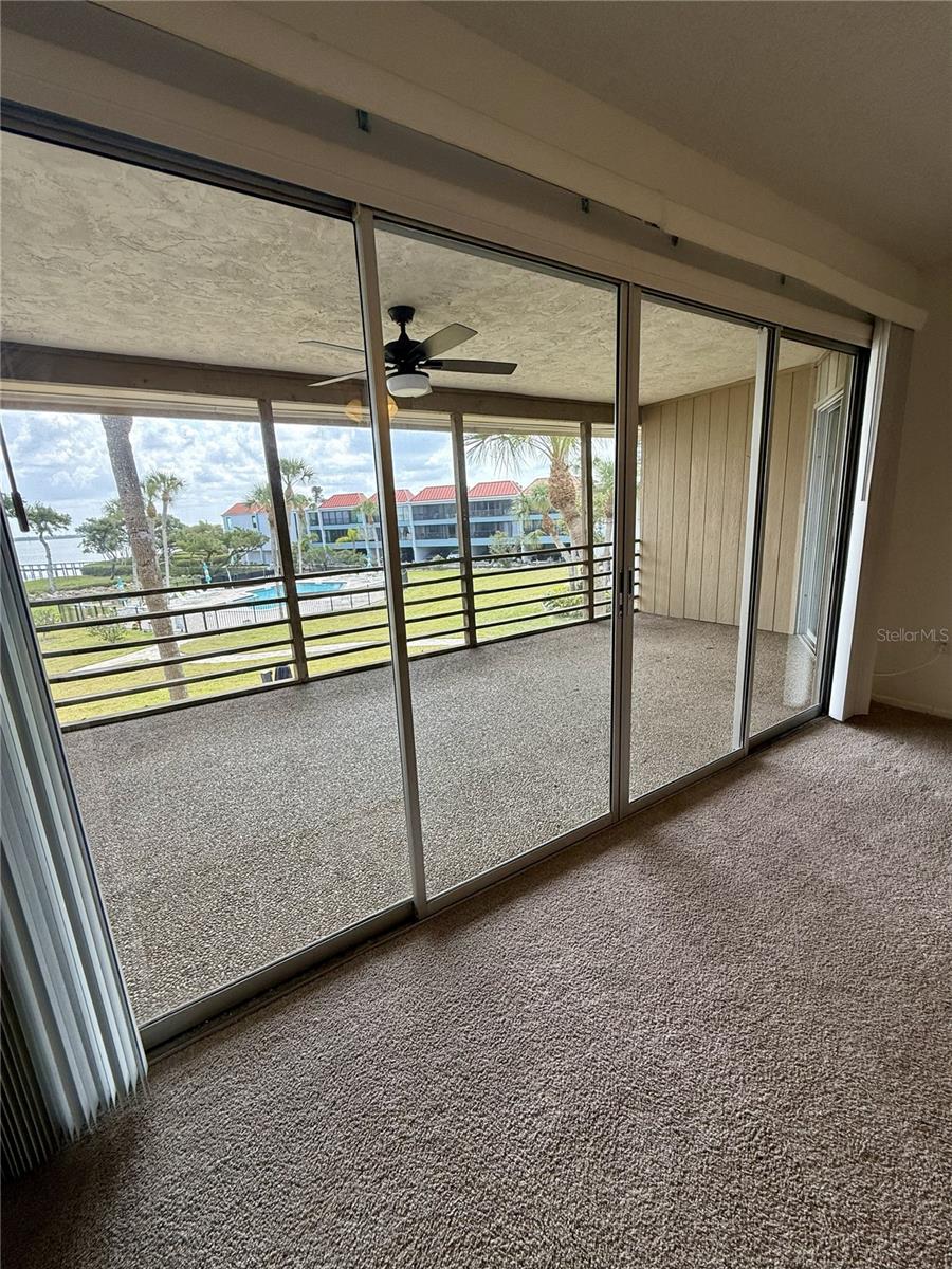 Image 15 of 32 For 731 Manatee Avenue 731