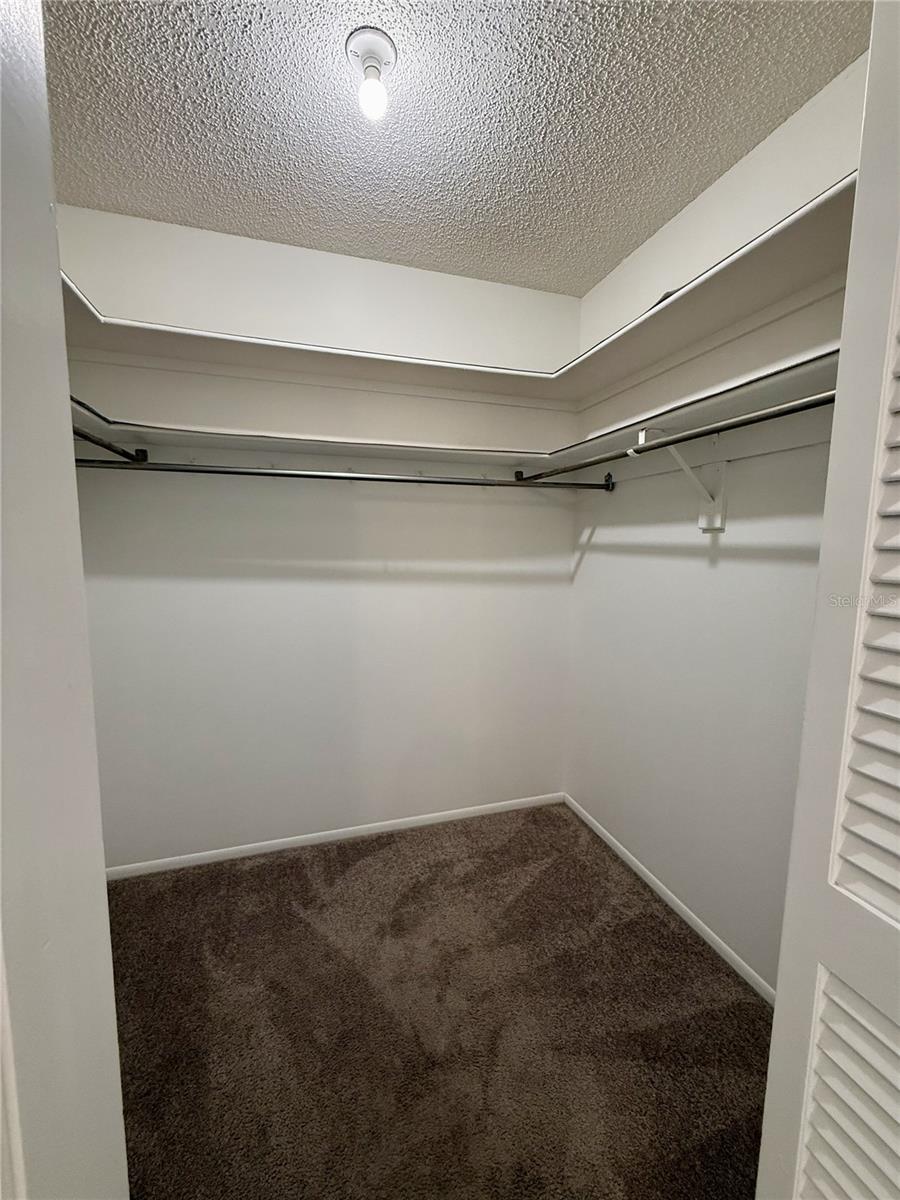 Image 19 of 32 For 731 Manatee Avenue 731