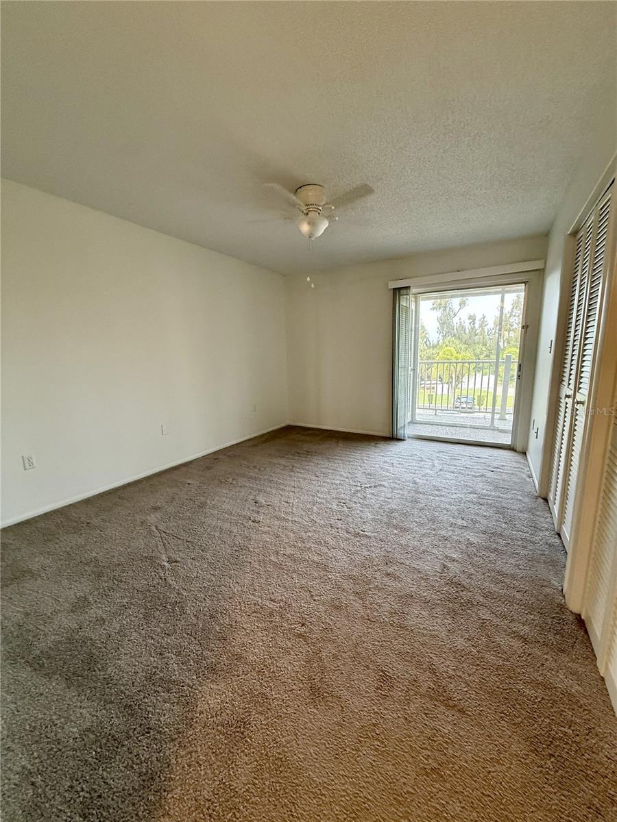 Image 22 of 32 For 731 Manatee Avenue 731