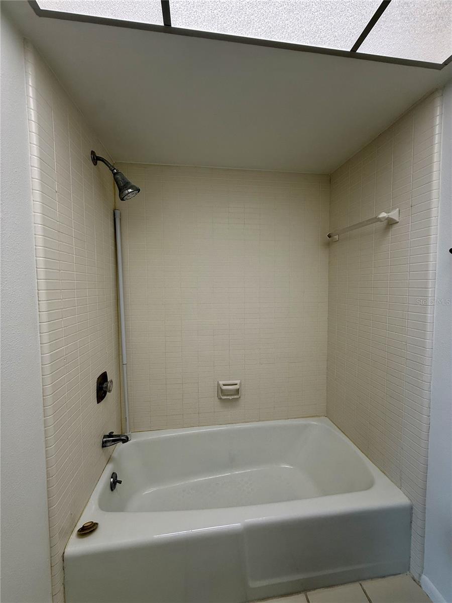 Image 25 of 32 For 731 Manatee Avenue 731