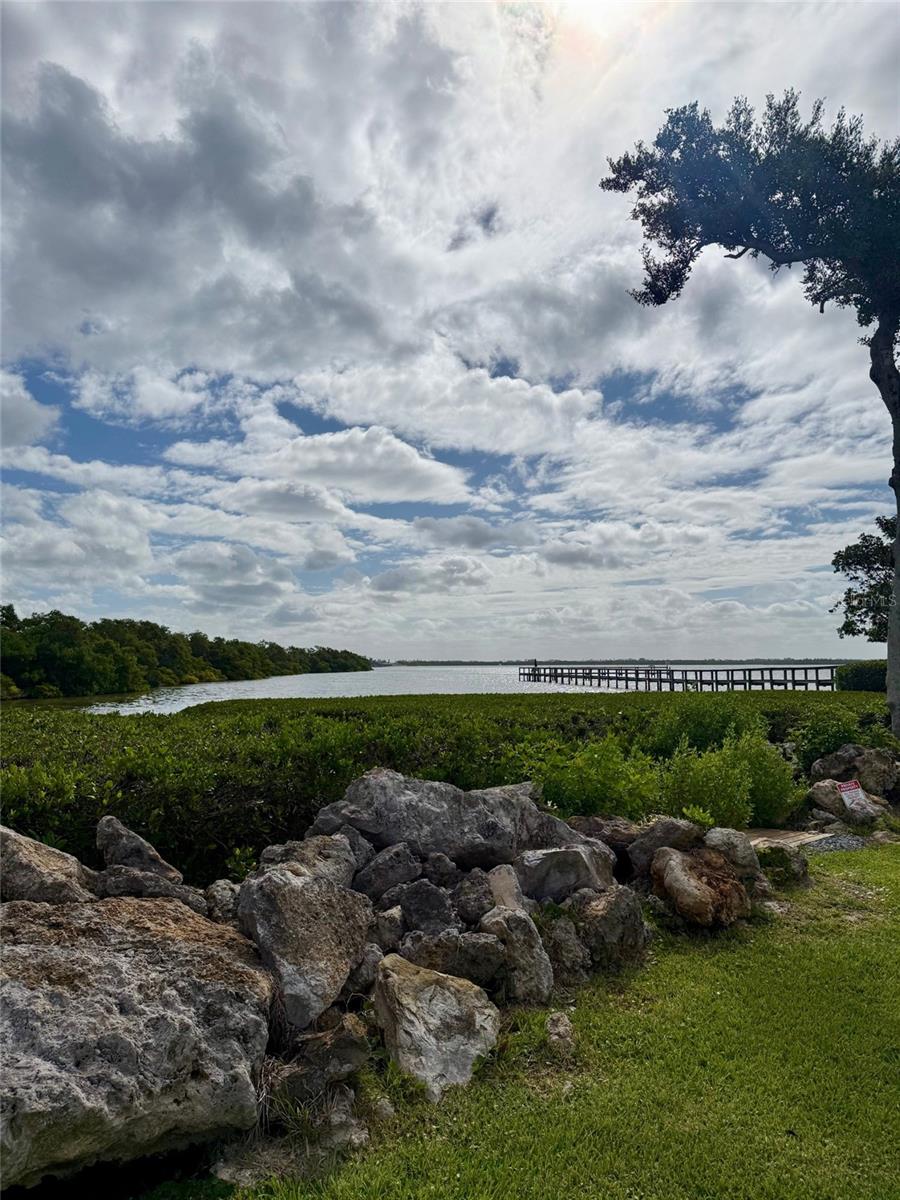 Image 27 of 32 For 731 Manatee Avenue 731