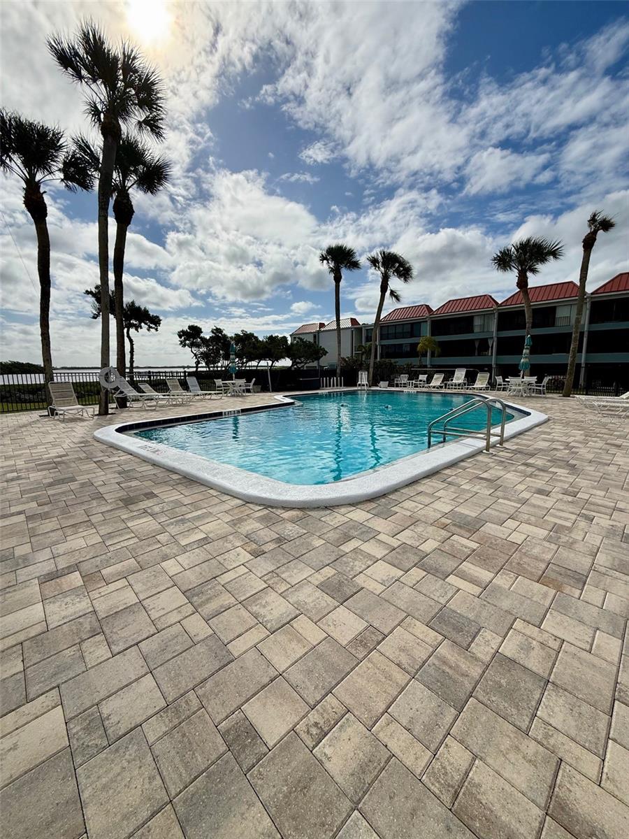 Image 4 of 32 For 731 Manatee Avenue 731