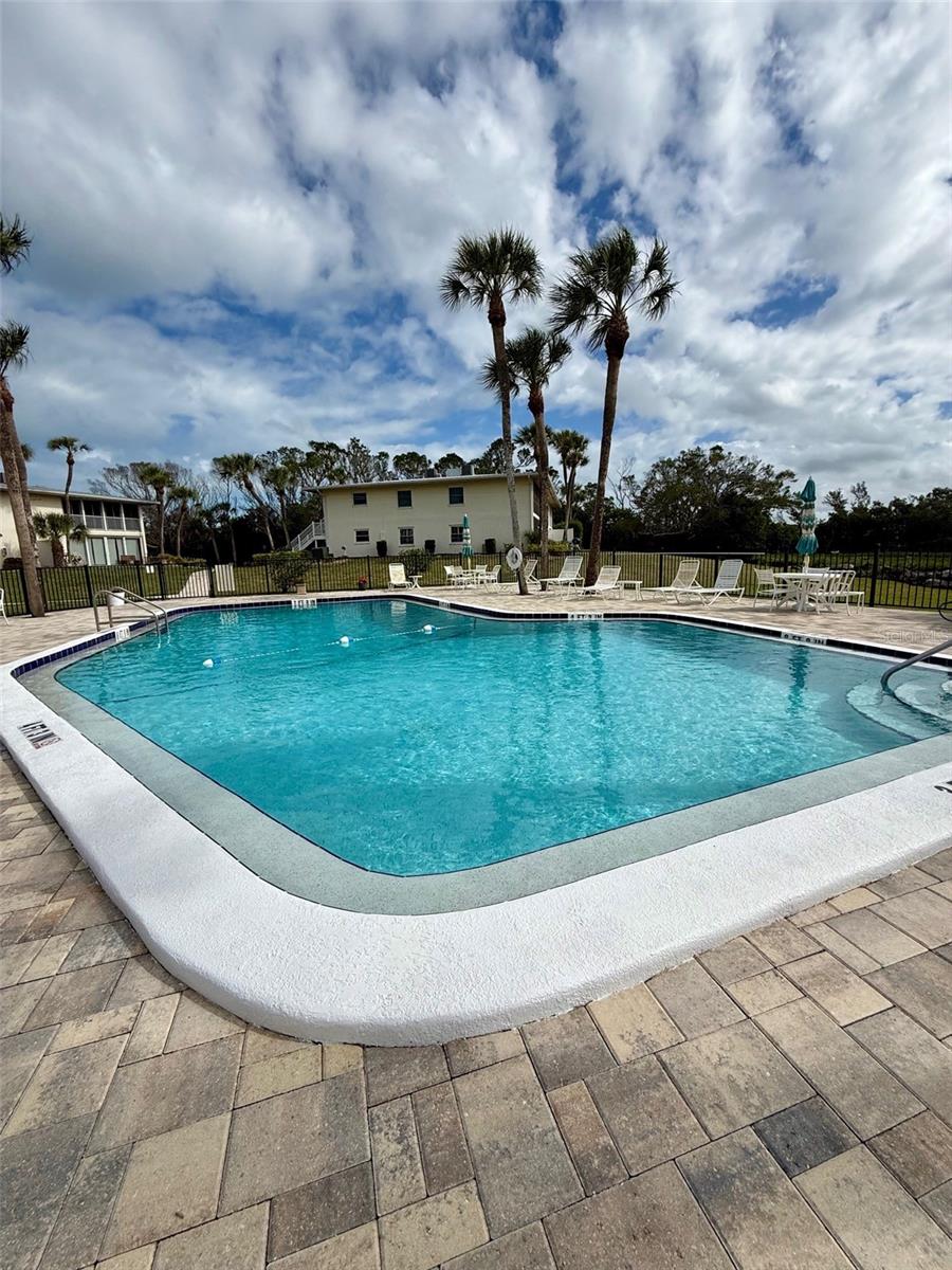 Image 5 of 32 For 731 Manatee Avenue 731