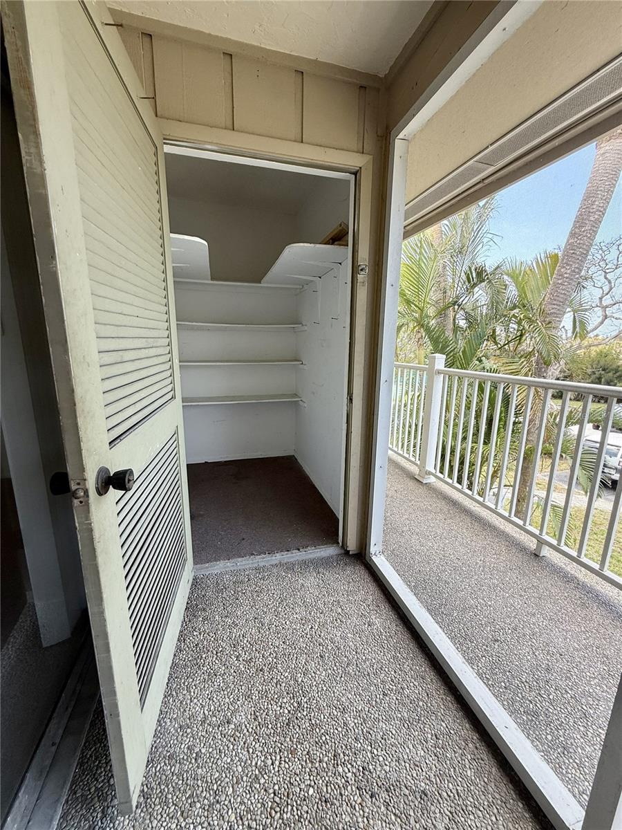 Image 8 of 32 For 731 Manatee Avenue 731