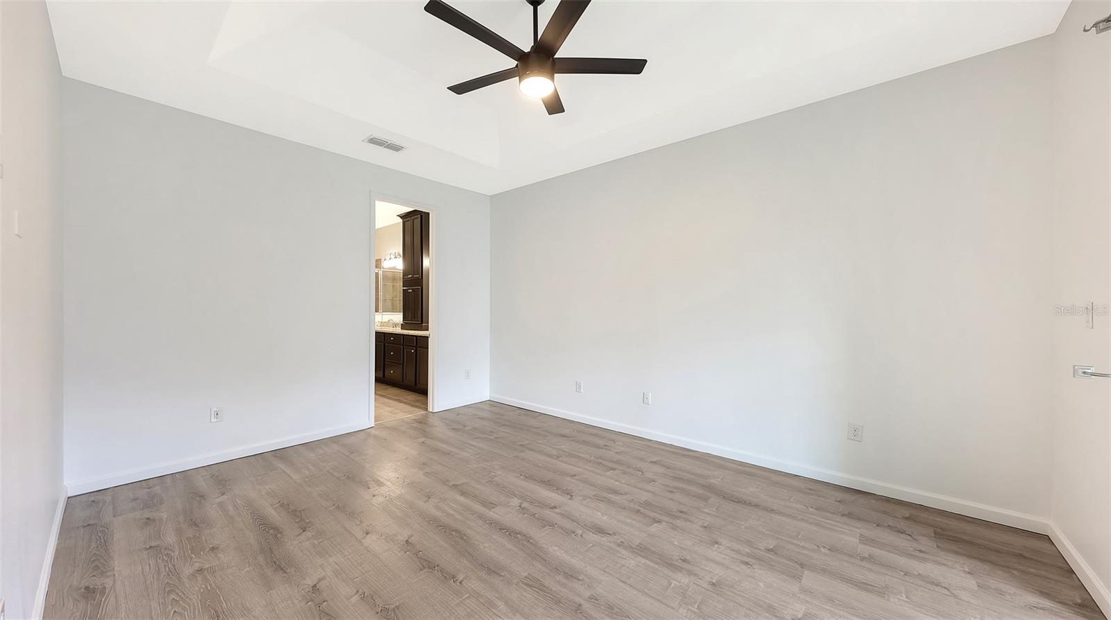 Image 13 of 51 For 11824 Meadowgate Place