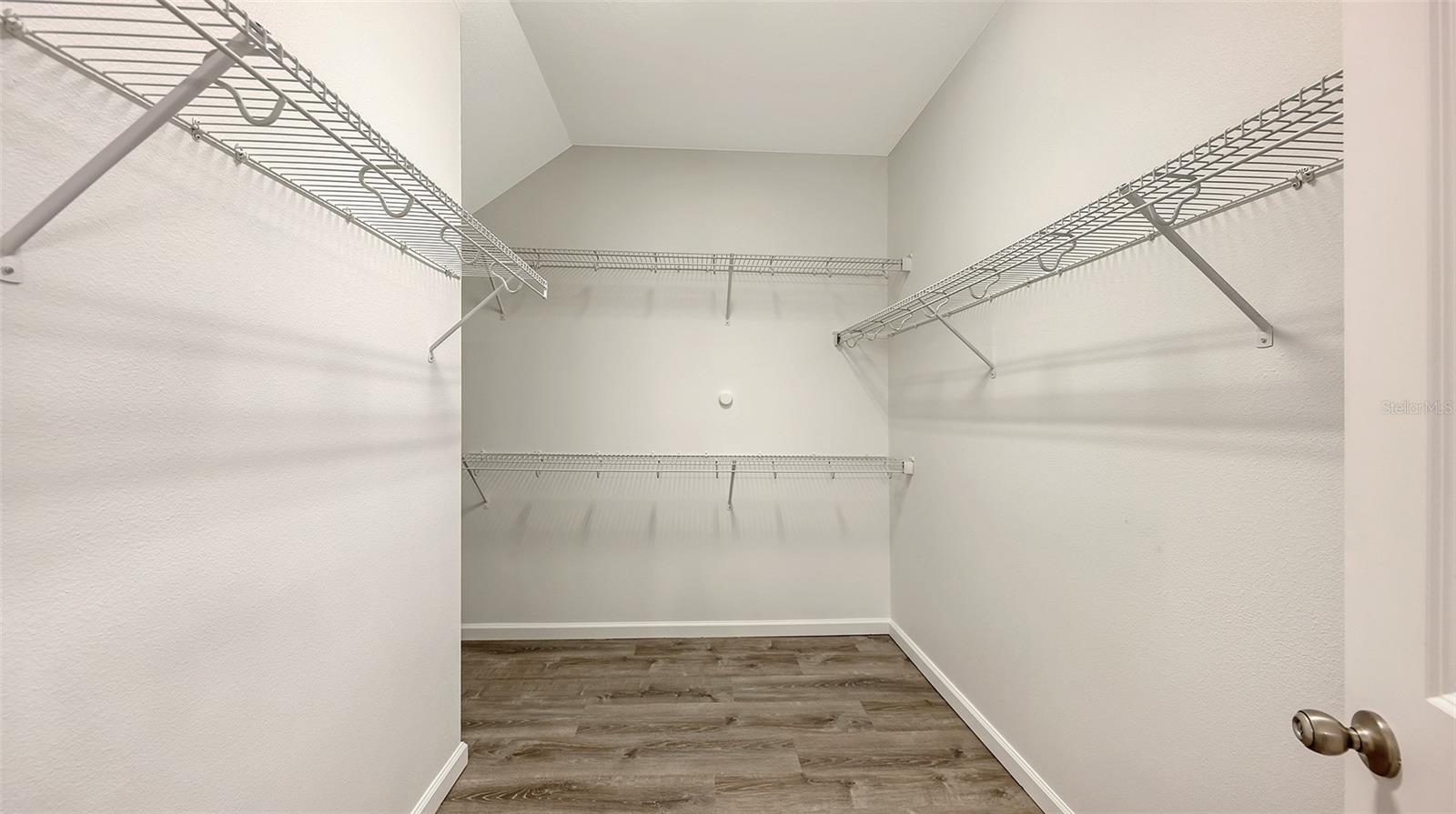 Image 17 of 51 For 11824 Meadowgate Place