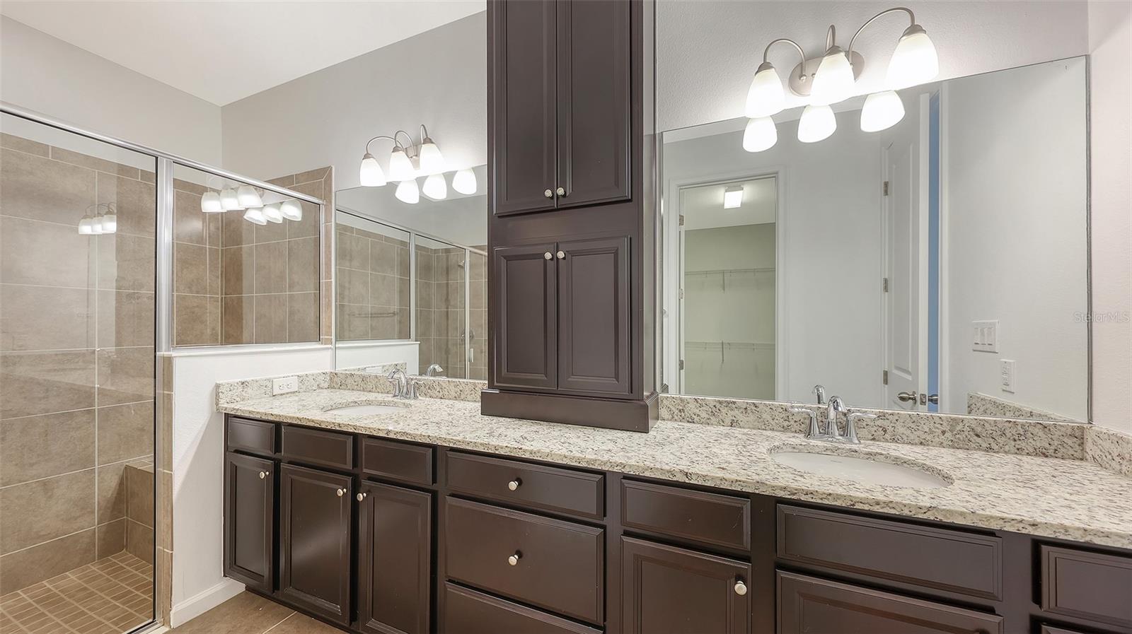 Image 18 of 51 For 11824 Meadowgate Place