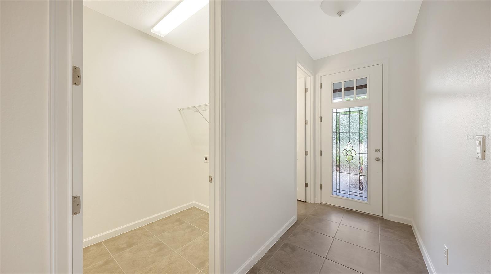 Image 4 of 51 For 11824 Meadowgate Place