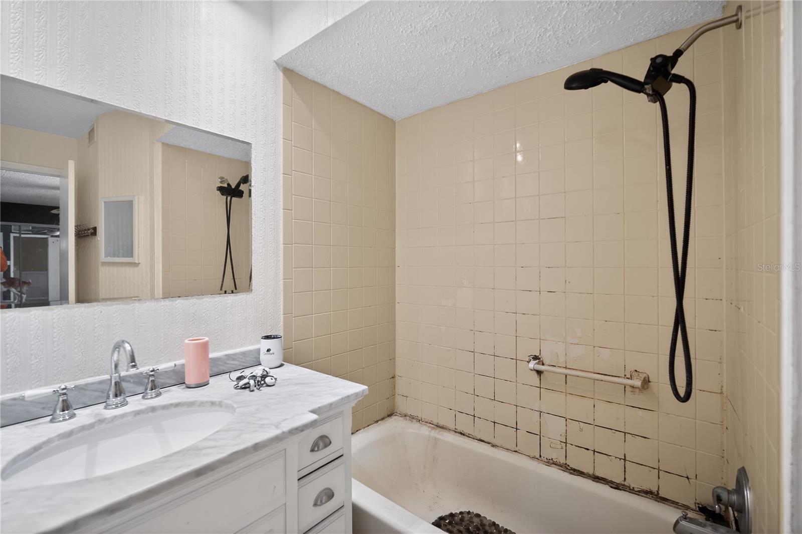 Image 15 of 33 For 8200 Hixton Drive