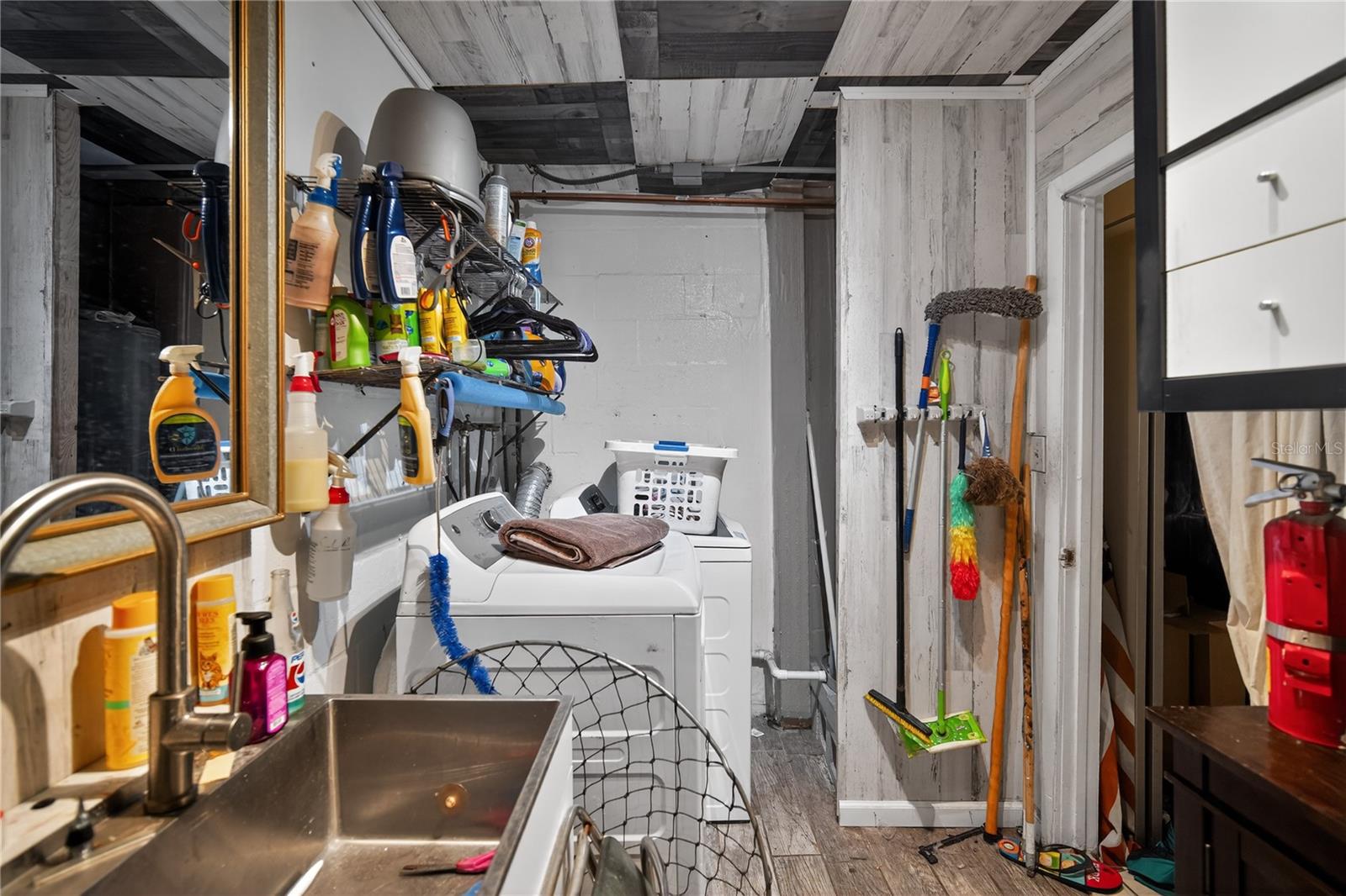 Image 27 of 33 For 8200 Hixton Drive