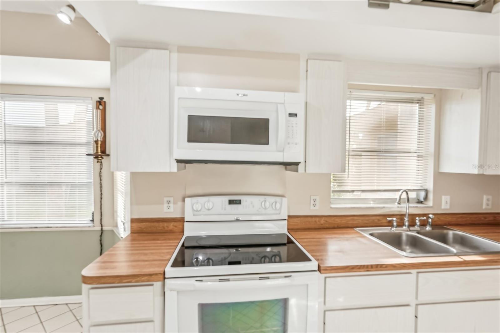 Image 9 of 28 For 7145 Bright Creek Drive 33