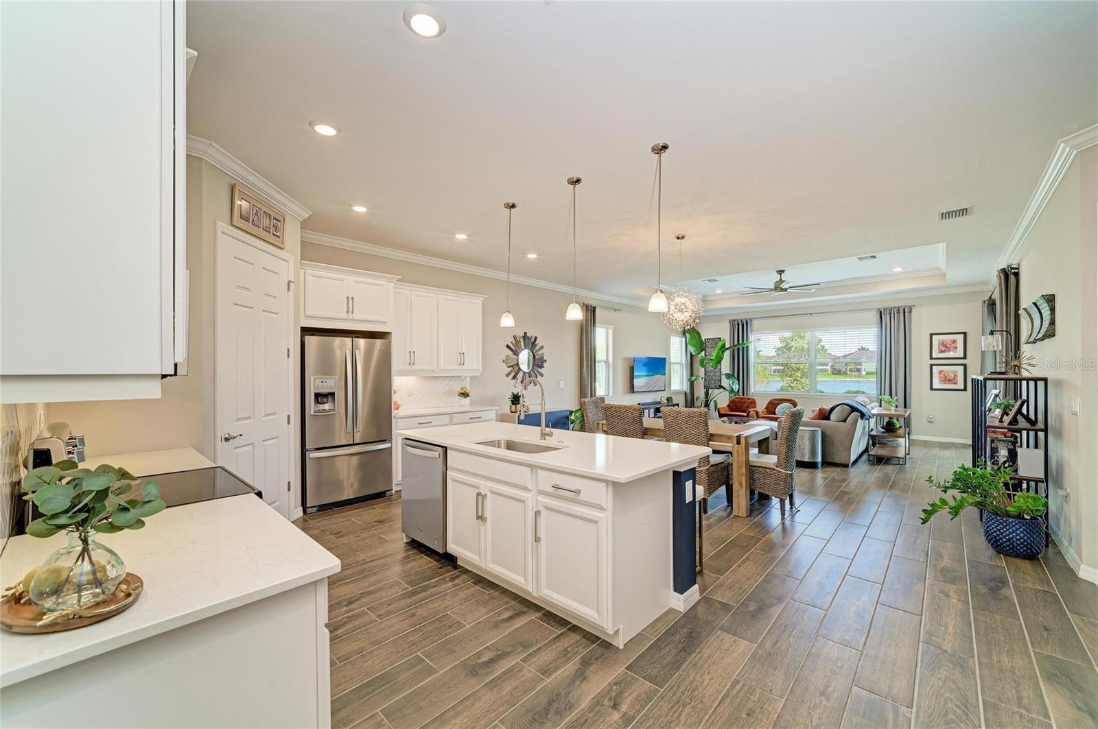 Image 11 of 92 For 283 Toscavilla Boulevard