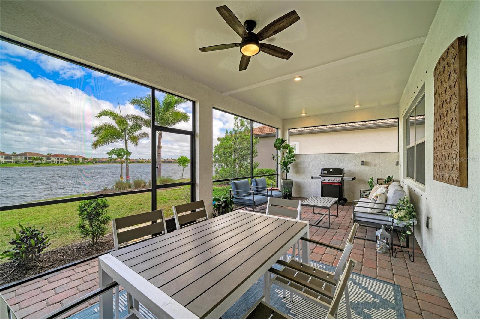 Image 13 of 92 For 283 Toscavilla Boulevard