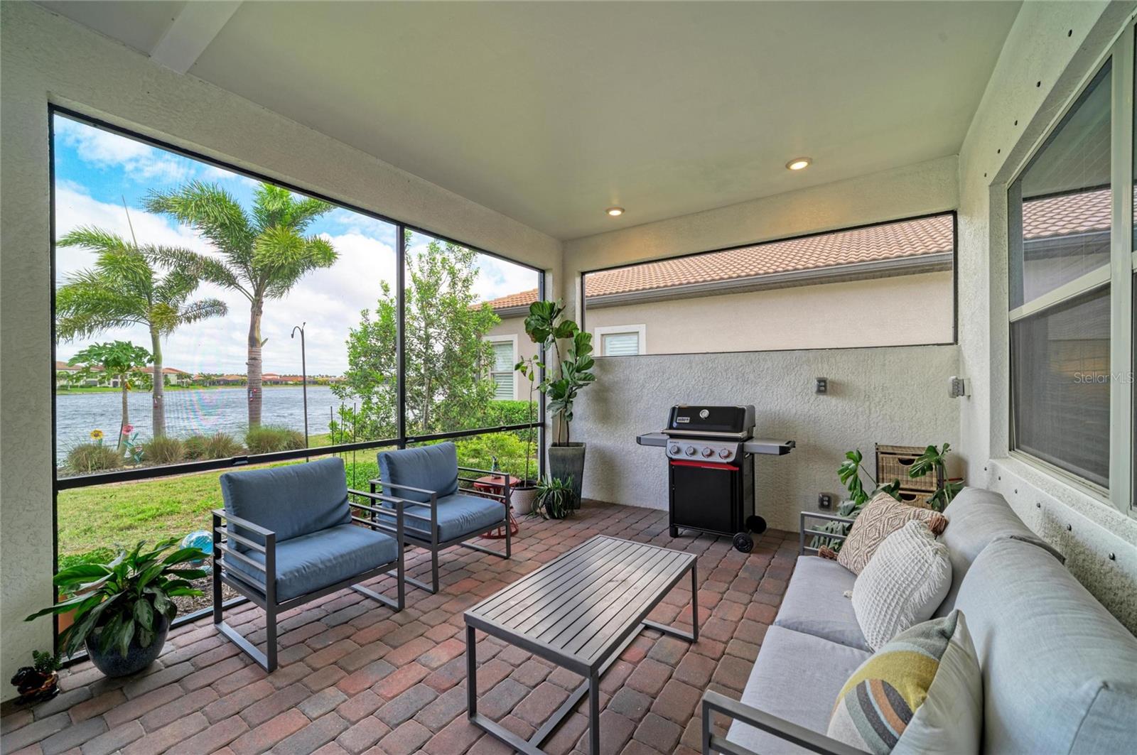 Image 15 of 92 For 283 Toscavilla Boulevard