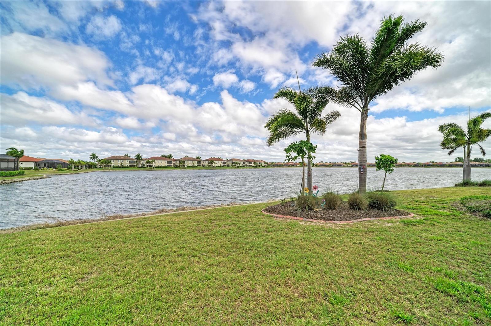 Image 16 of 92 For 283 Toscavilla Boulevard