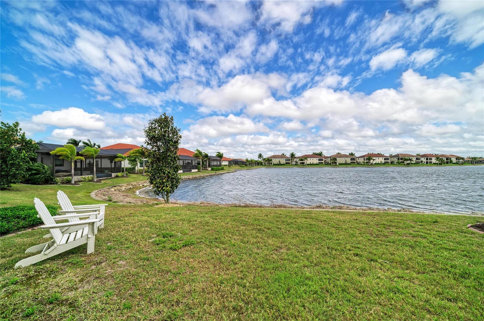 Image 18 of 92 For 283 Toscavilla Boulevard