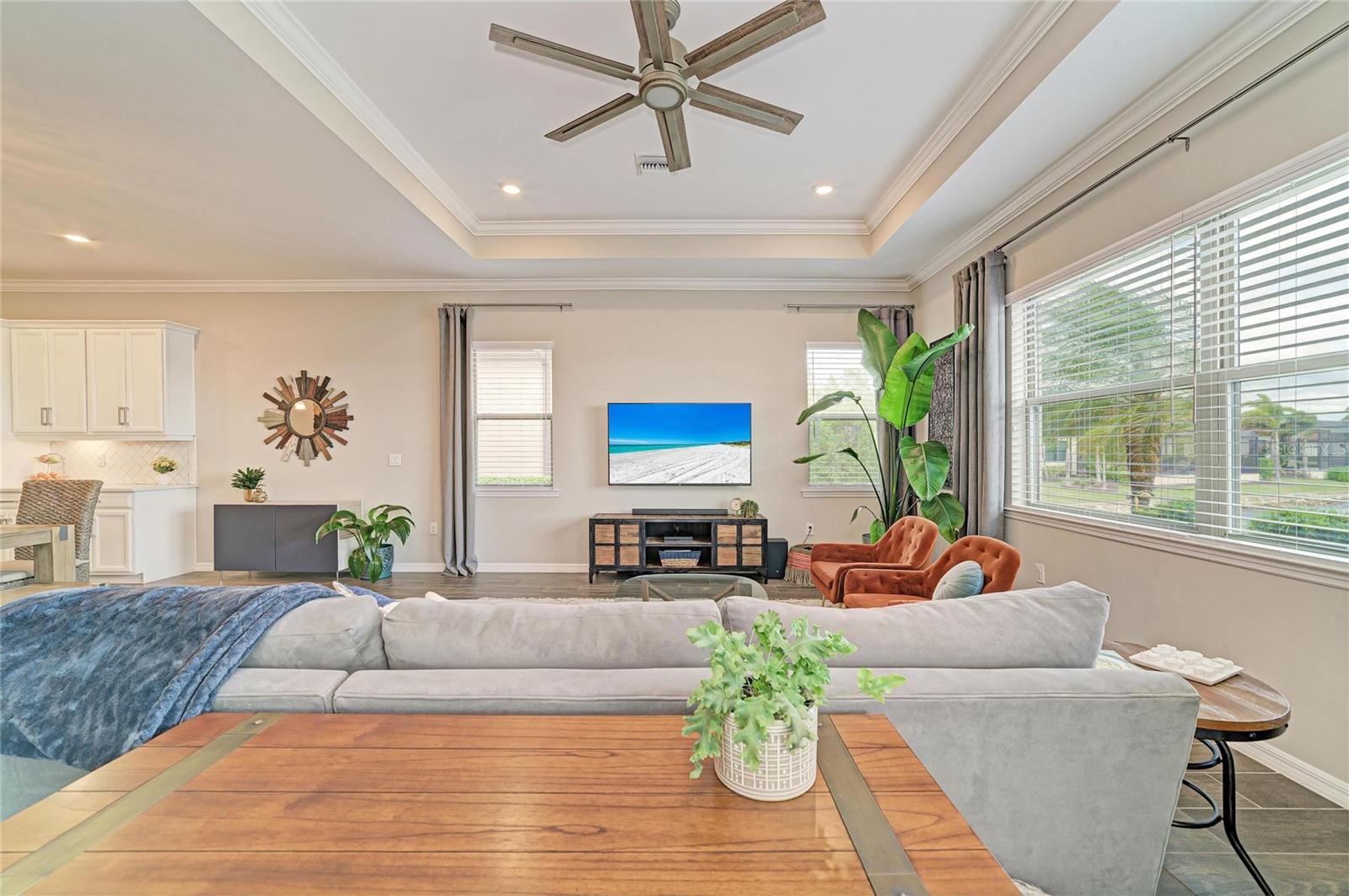 Image 24 of 92 For 283 Toscavilla Boulevard