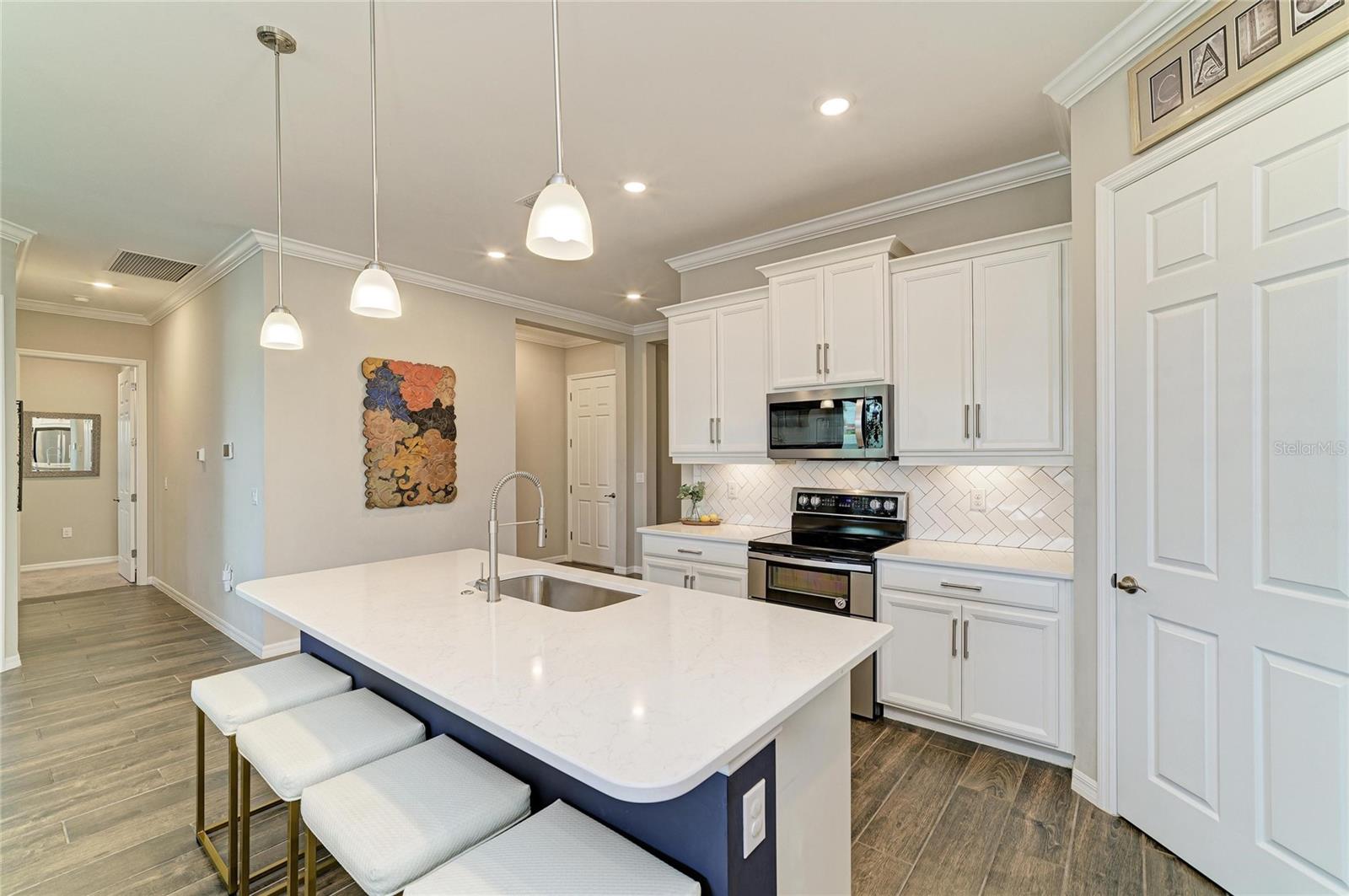 Image 27 of 92 For 283 Toscavilla Boulevard