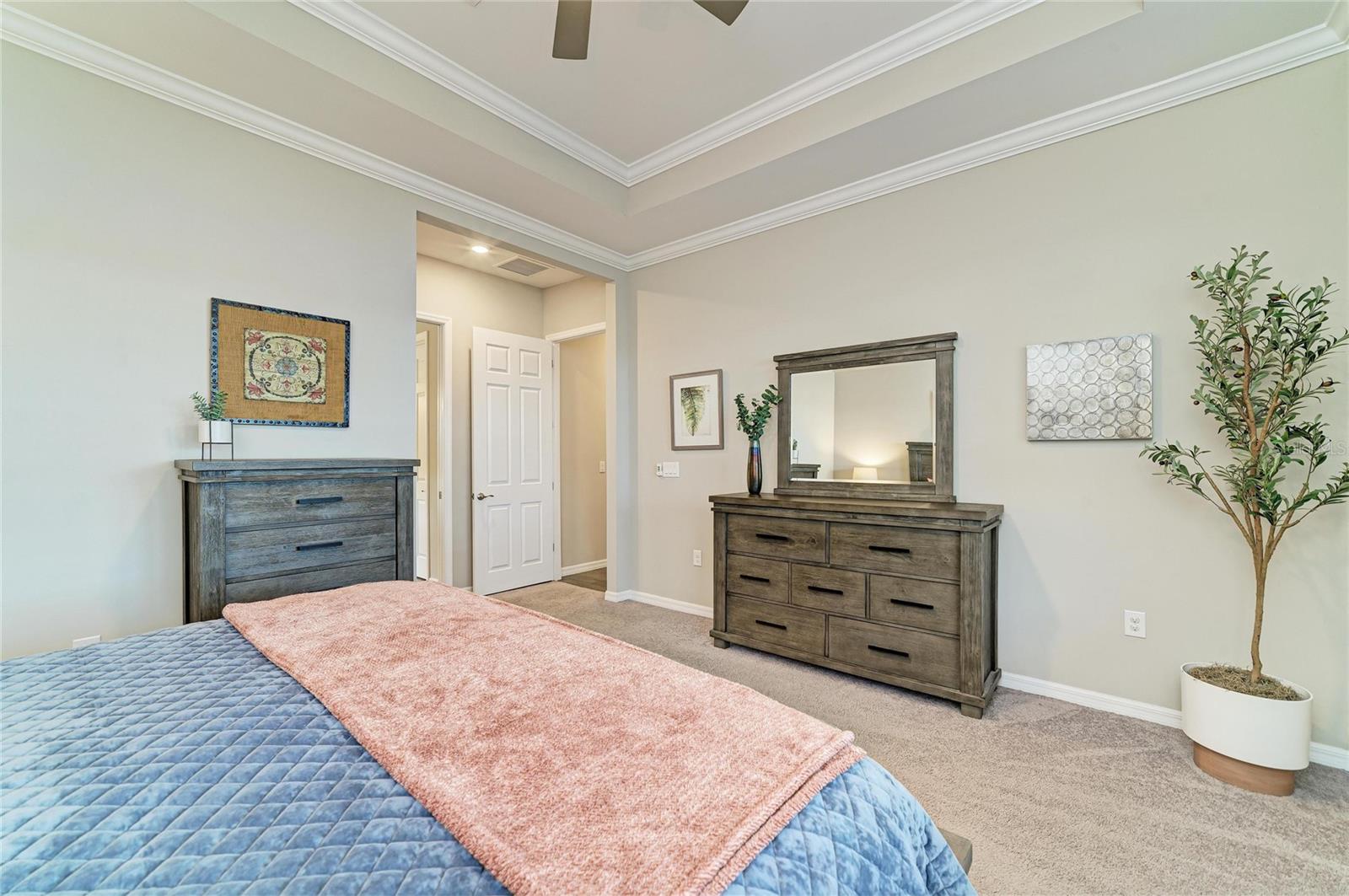 Image 37 of 92 For 283 Toscavilla Boulevard