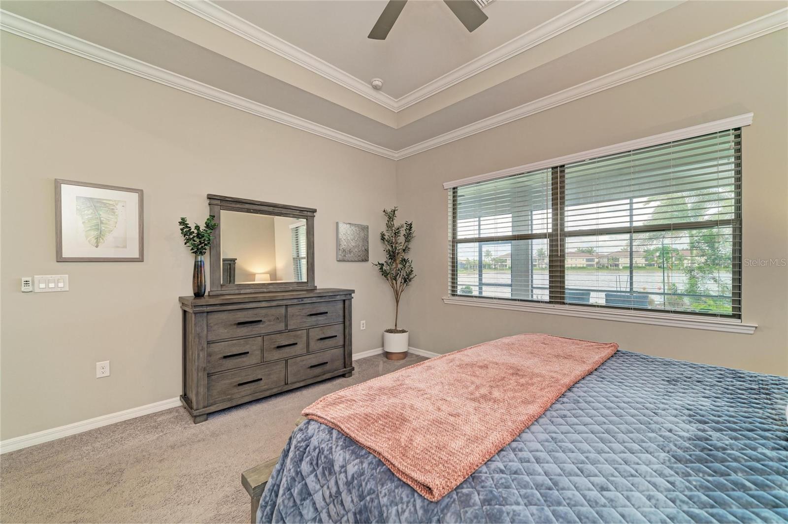 Image 38 of 92 For 283 Toscavilla Boulevard