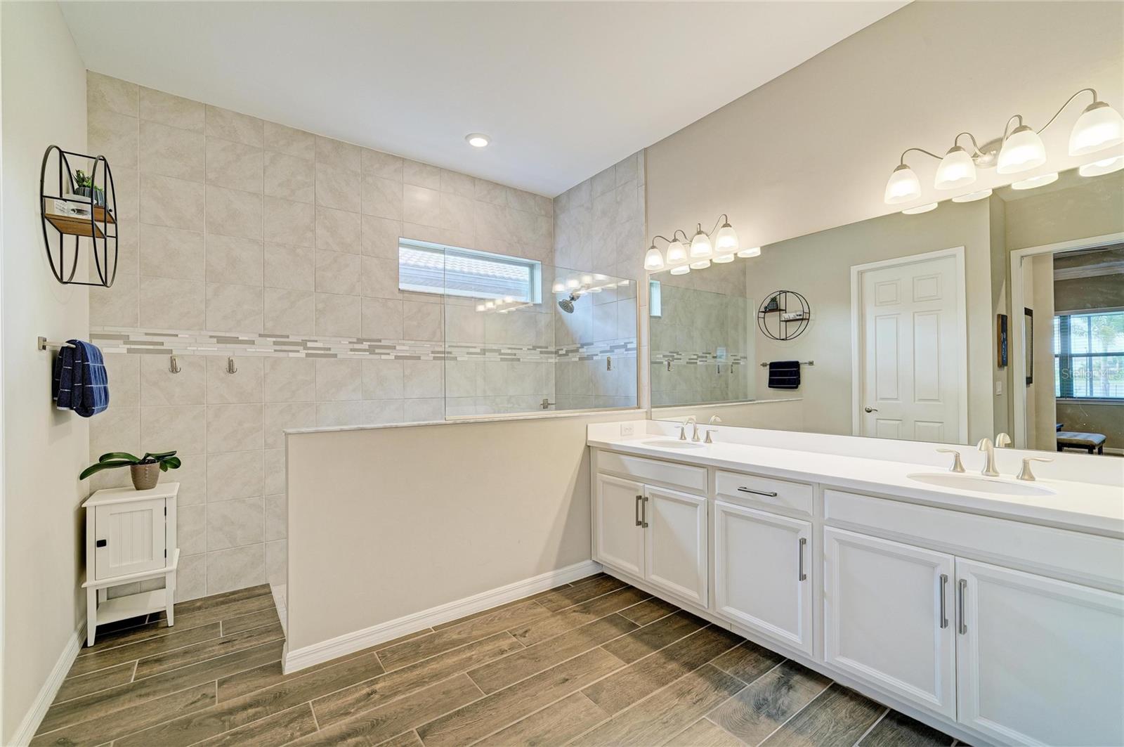 Image 39 of 92 For 283 Toscavilla Boulevard