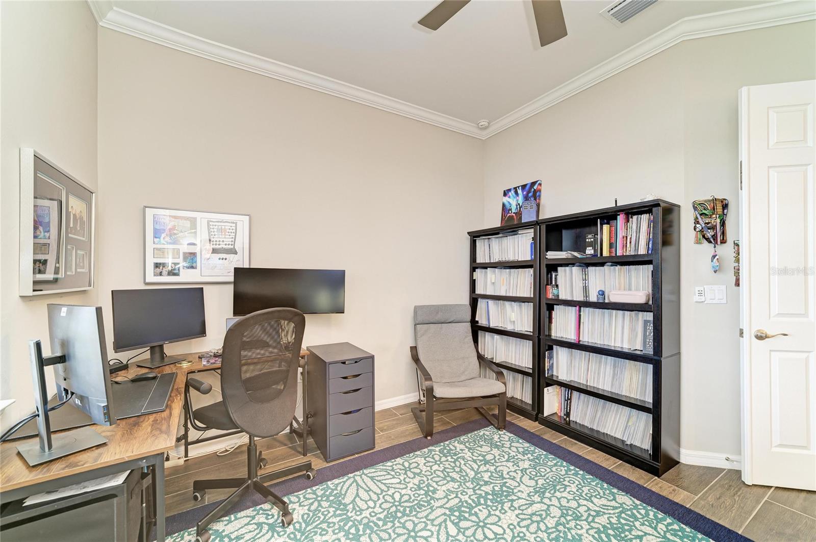 Image 42 of 92 For 283 Toscavilla Boulevard