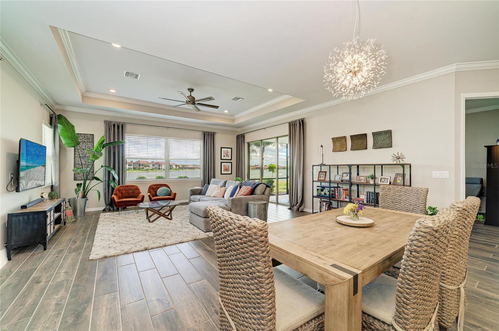 Image 5 of 92 For 283 Toscavilla Boulevard