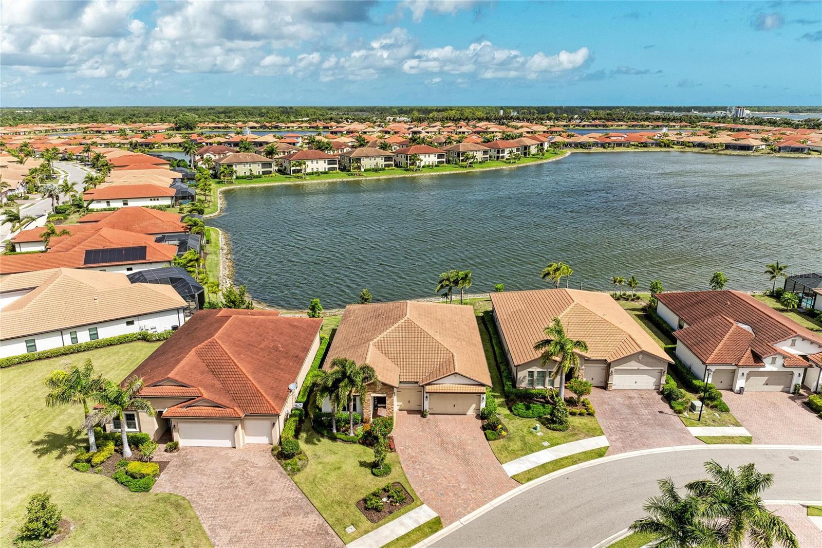 Image 53 of 92 For 283 Toscavilla Boulevard