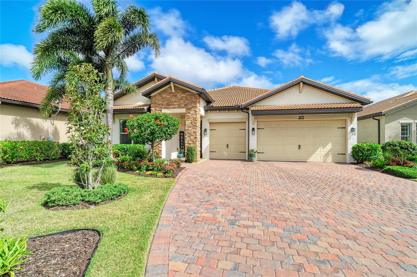 Image 6 of 92 For 283 Toscavilla Boulevard