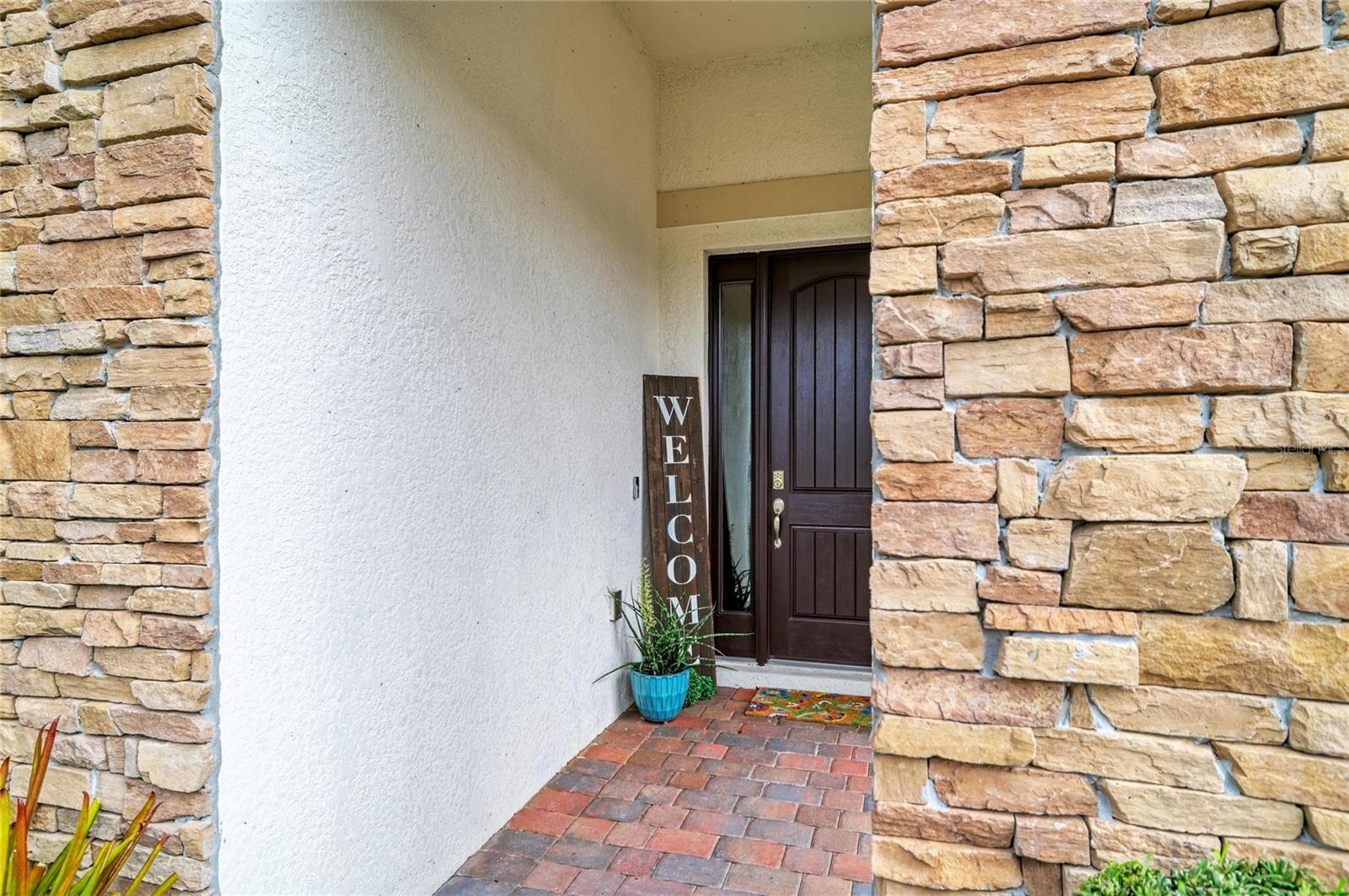Image 8 of 92 For 283 Toscavilla Boulevard