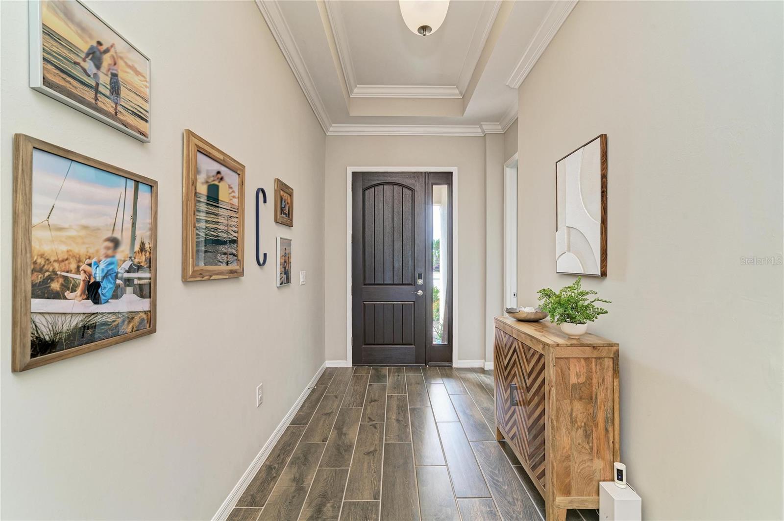 Image 9 of 92 For 283 Toscavilla Boulevard