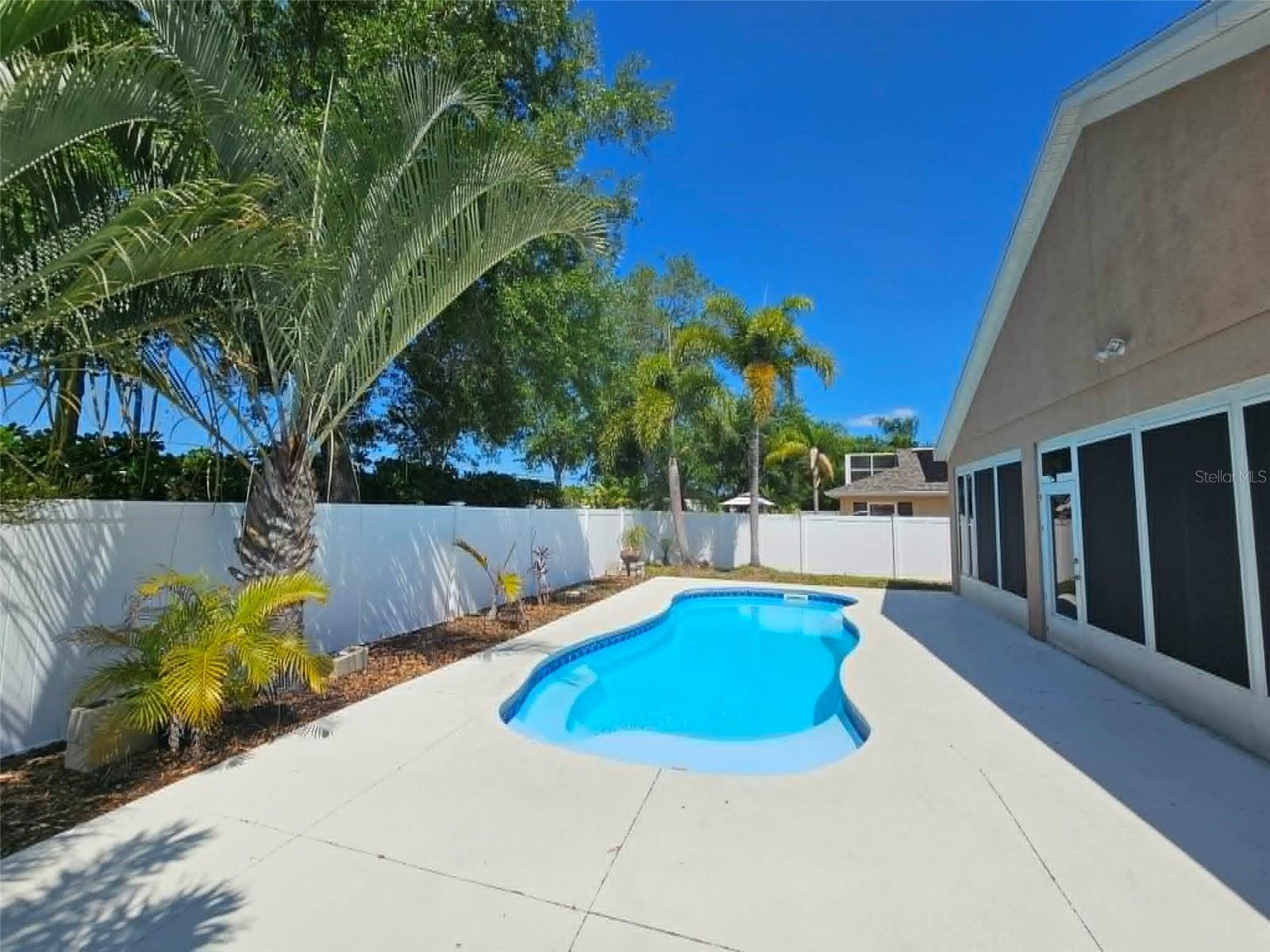 Image 25 of 36 For 7181 50th Avenue Circle E