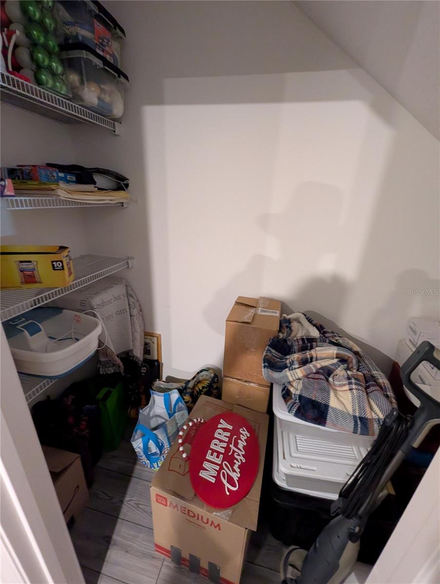 Image 11 of 29 For 1556 Wynford Circle