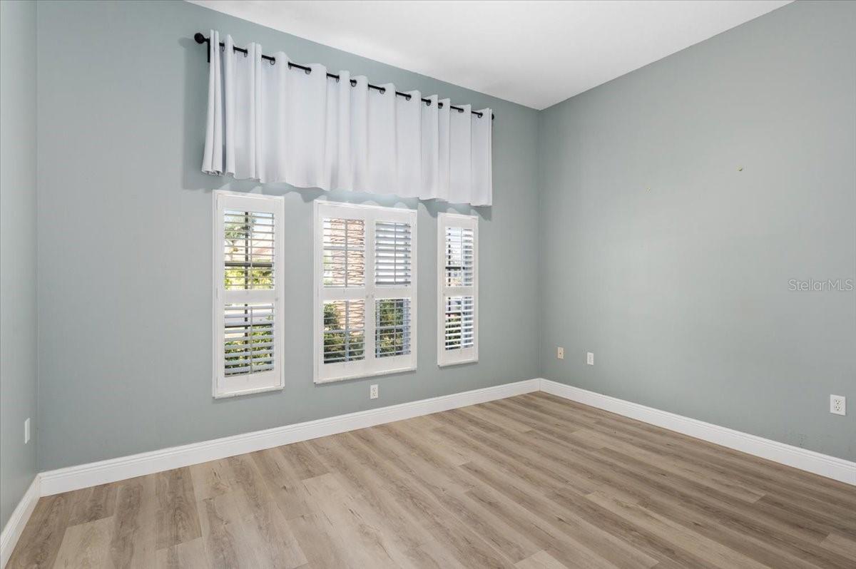 Image 24 of 50 For 700 Silk Oak Drive