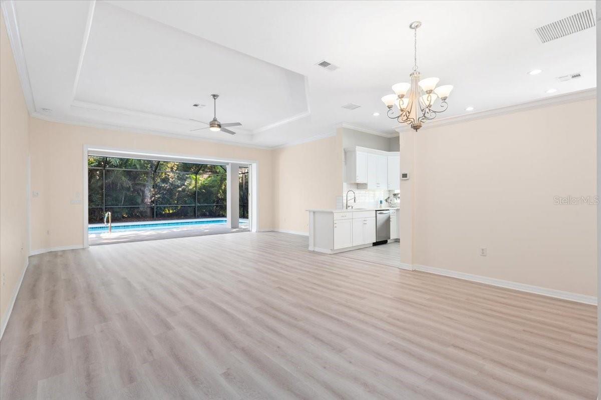 Image 5 of 50 For 700 Silk Oak Drive