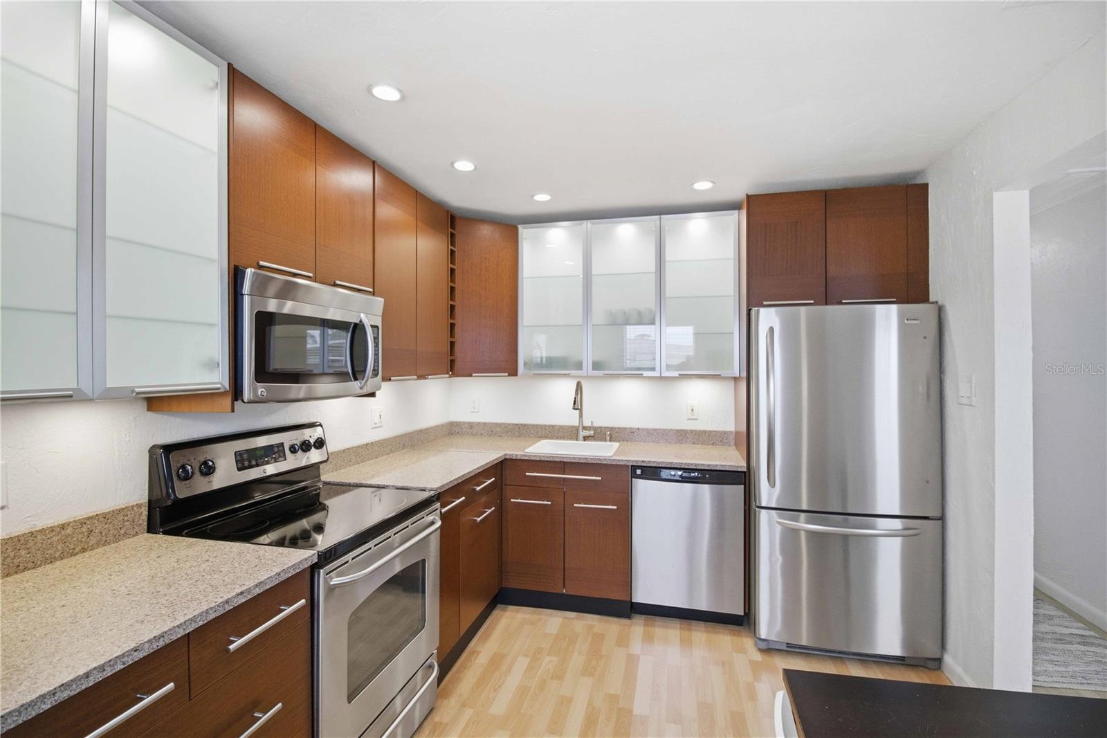 Image 16 of 26 For 2134 Hively Street