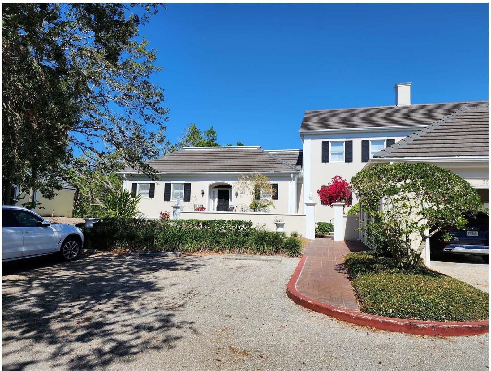 Image 14 of 23 For 76 Bishops Court Road 116