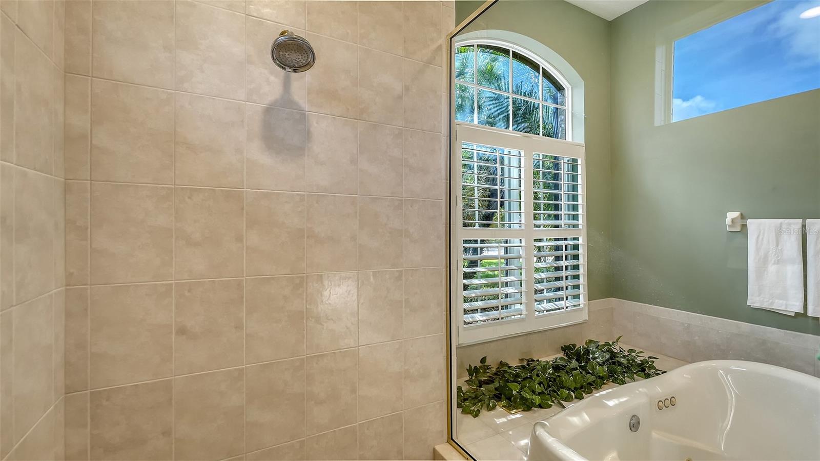 Image 36 of 76 For 7312 Pine Valley Street