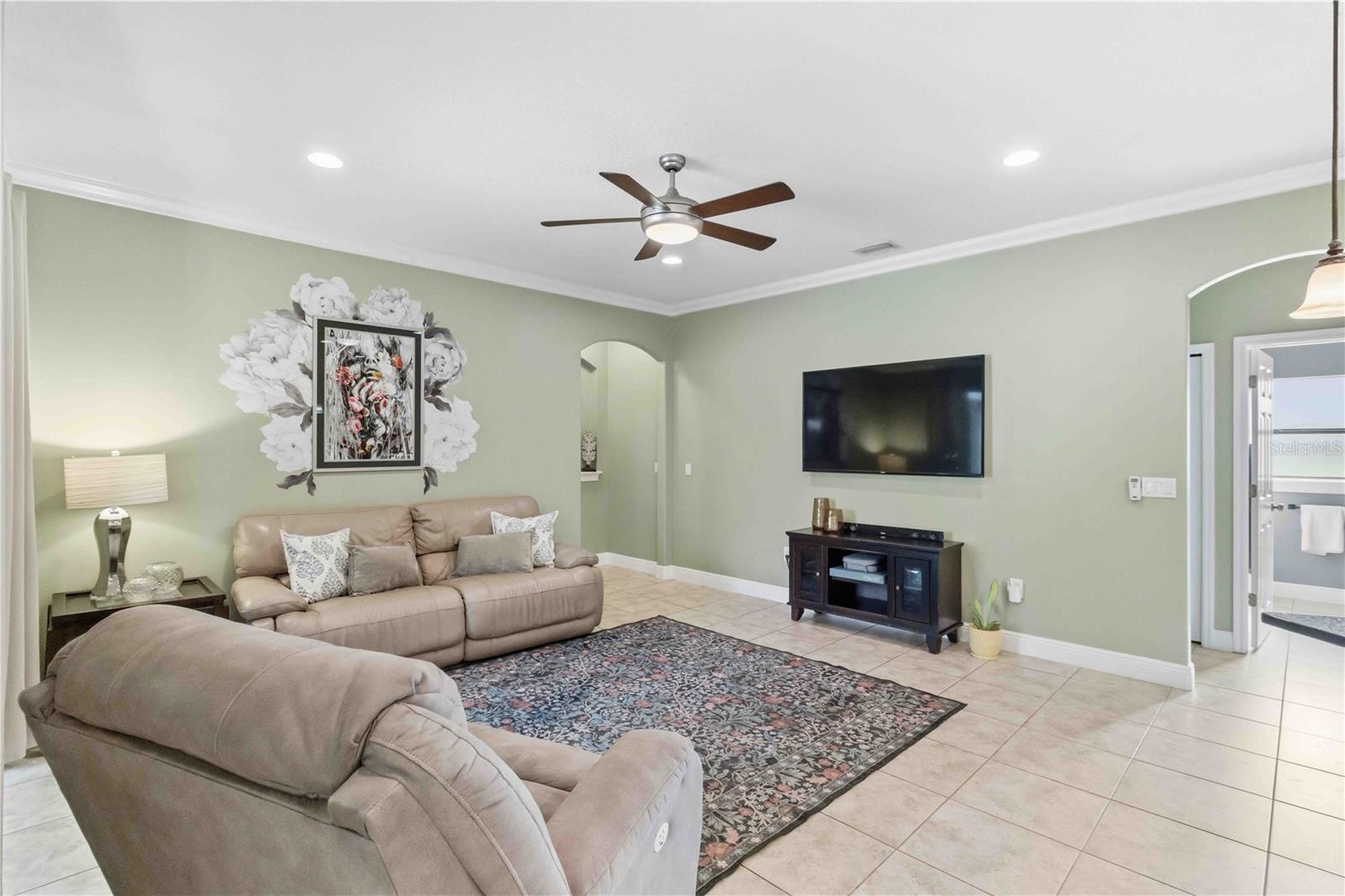 Image 18 of 54 For 15458 Mulholland Road