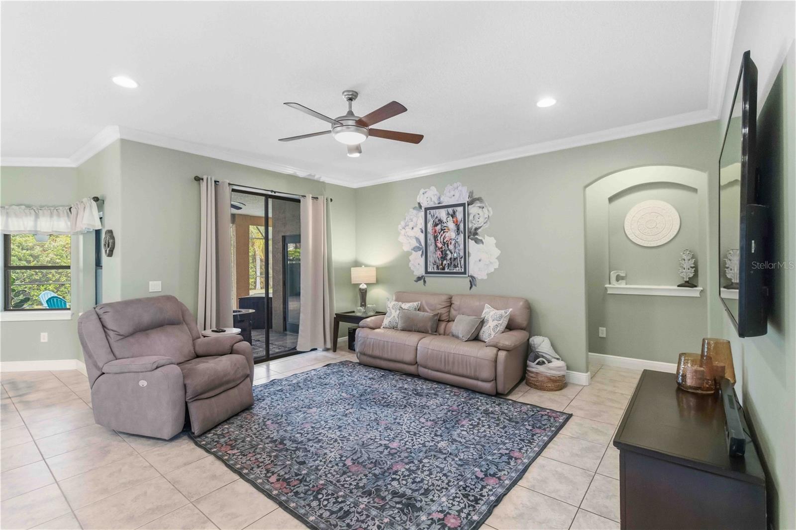 Image 19 of 54 For 15458 Mulholland Road