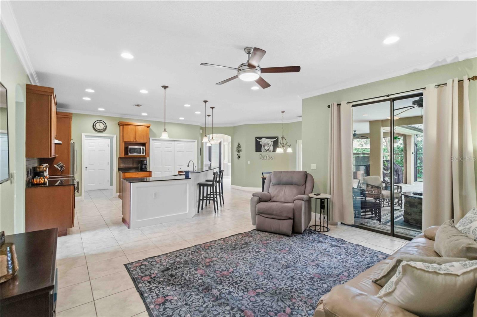 Image 20 of 54 For 15458 Mulholland Road