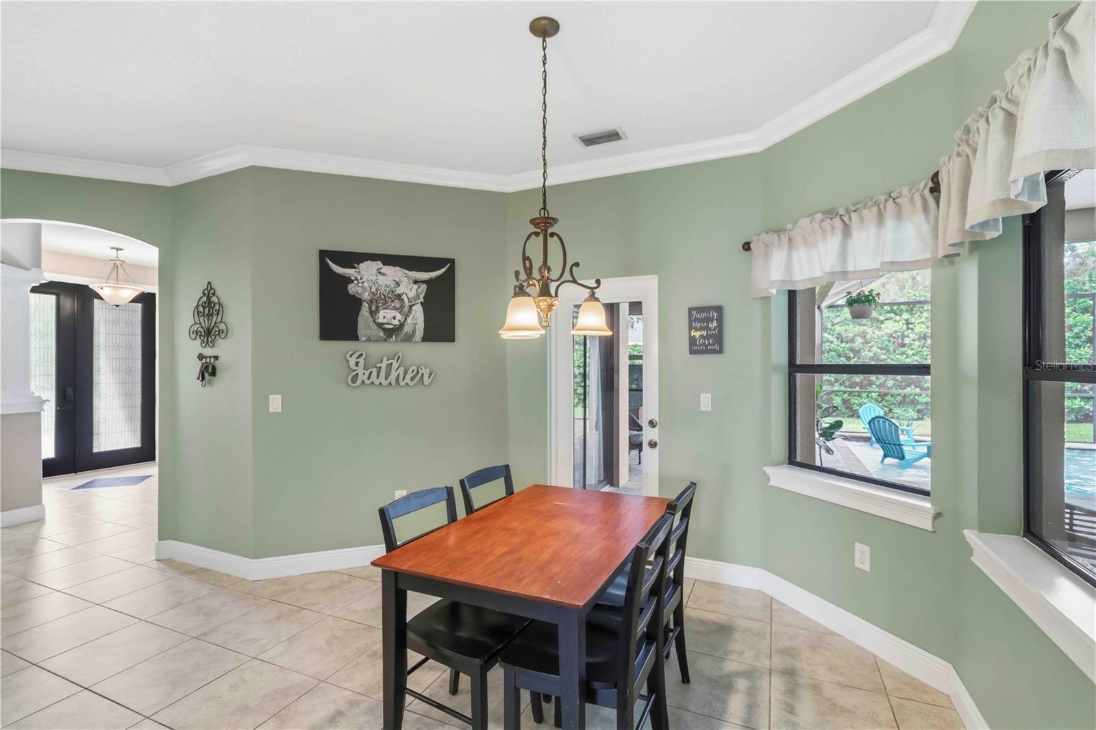 Image 21 of 54 For 15458 Mulholland Road