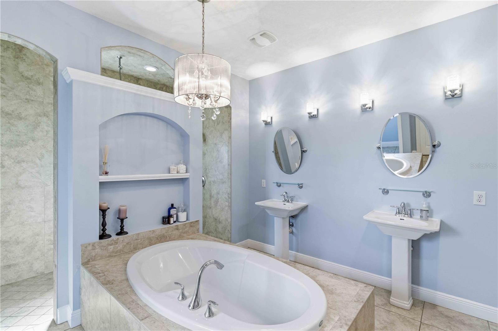 Image 27 of 54 For 15458 Mulholland Road