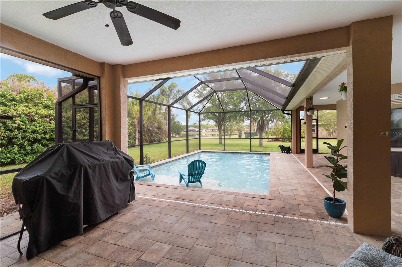 Image 37 of 54 For 15458 Mulholland Road