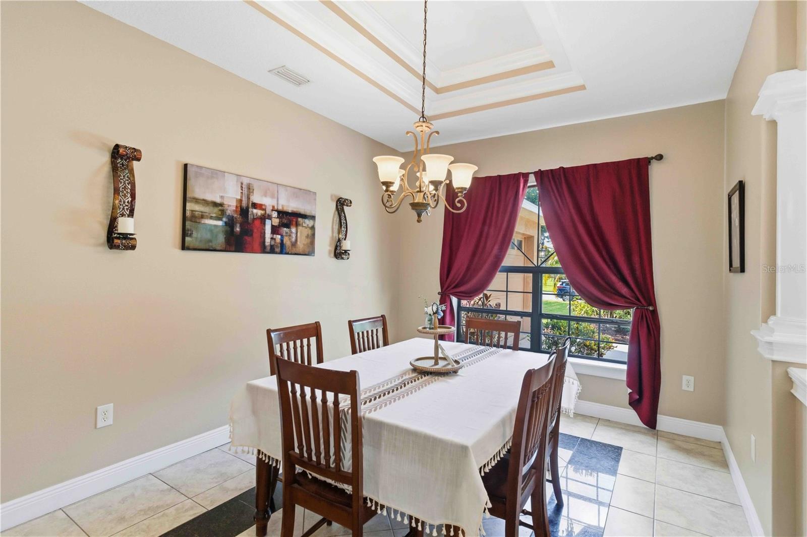 Image 9 of 54 For 15458 Mulholland Road