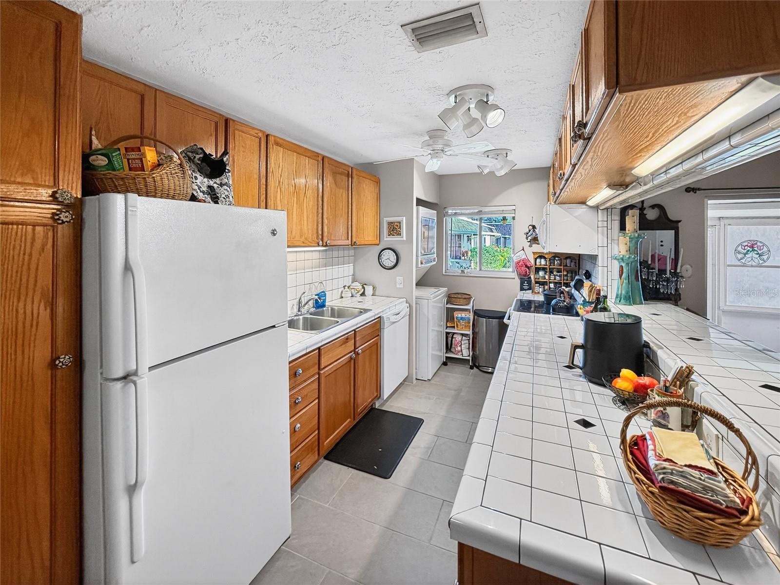 Image 11 of 63 For 4160 Fruitville Road 11