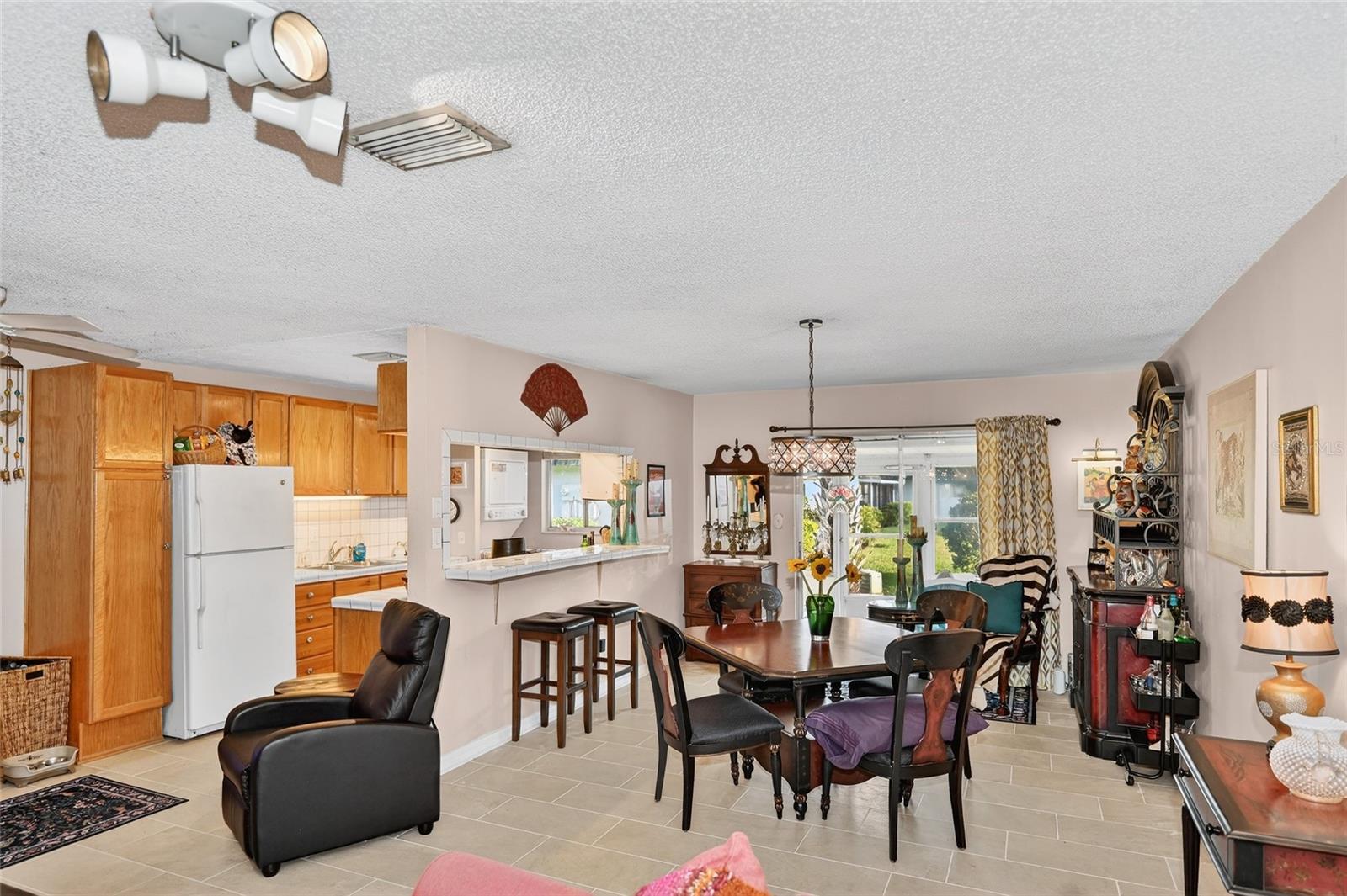 Image 4 of 63 For 4160 Fruitville Road 11