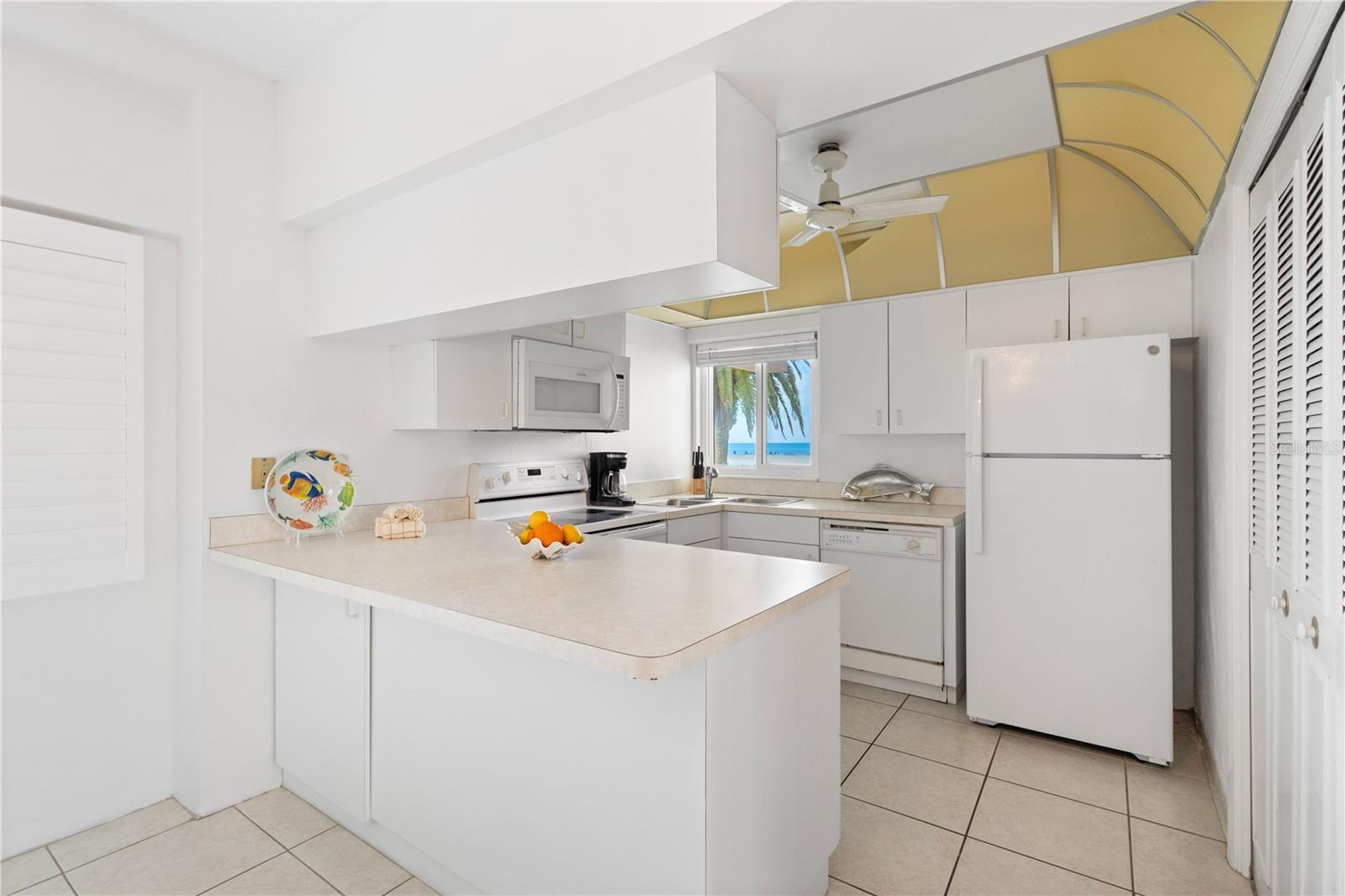 Image 18 of 65 For 5830 Midnight Pass Road T22