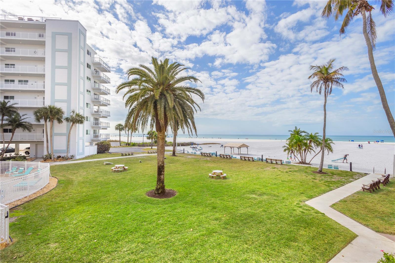 Image 32 of 65 For 5830 Midnight Pass Road T22